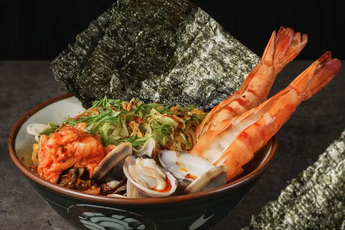 SPICY PRAWN AND CLAM RAMEN | BILLY HO